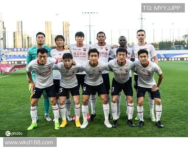 广州足球队阵地战革新探索：从战术调整到球员素质提升的全方位分析